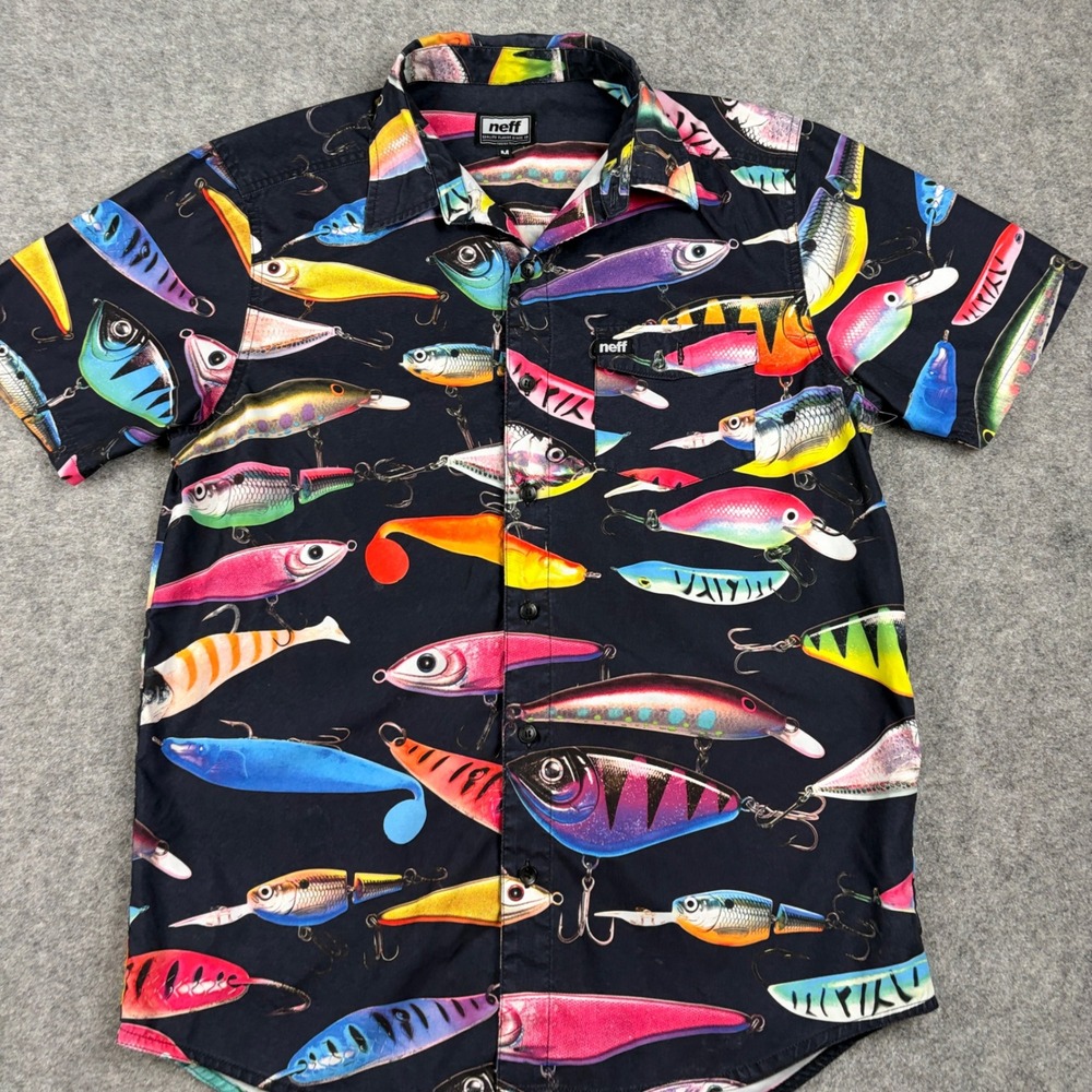 Neff Button Up Shirt Mens Medium Fishing Lure Print Short Sleeve Outdoors AOP - Picture 2 of 9